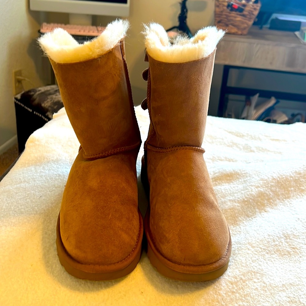 Bailey Bow II Ugg Women’s Size 7